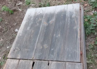 Dos puertas antiguas de madera