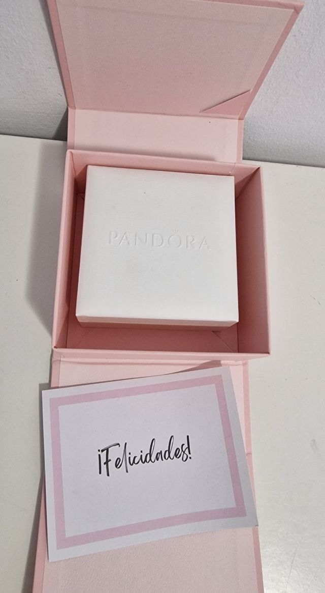 Colgante y pendientes Pandora