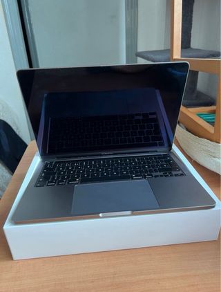 MacBook Pro 13” M2 2022 10 núcleos SSD