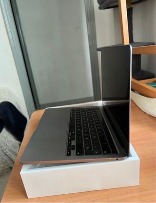 MacBook Pro 13” M2 2022 10 núcleos SSD