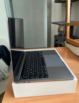 MacBook Pro 13” M2 2022 10 núcleos SSD