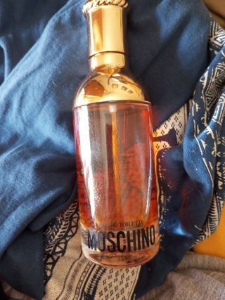 Perfume Moschino Eau de Toilette Dorado y Naranja