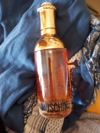 Perfume Moschino Eau de Toilette Dorado y Naranja