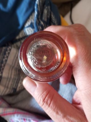 Perfume Moschino Eau de Toilette Dorado y Naranja