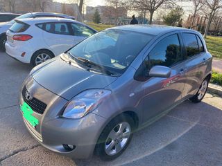 Toyota Yaris Automático