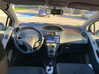 Toyota Yaris Automático