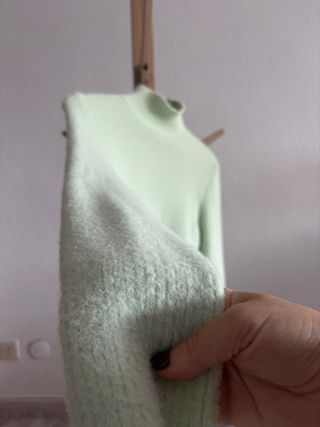 Jersey Zara cuello alto verde talla M