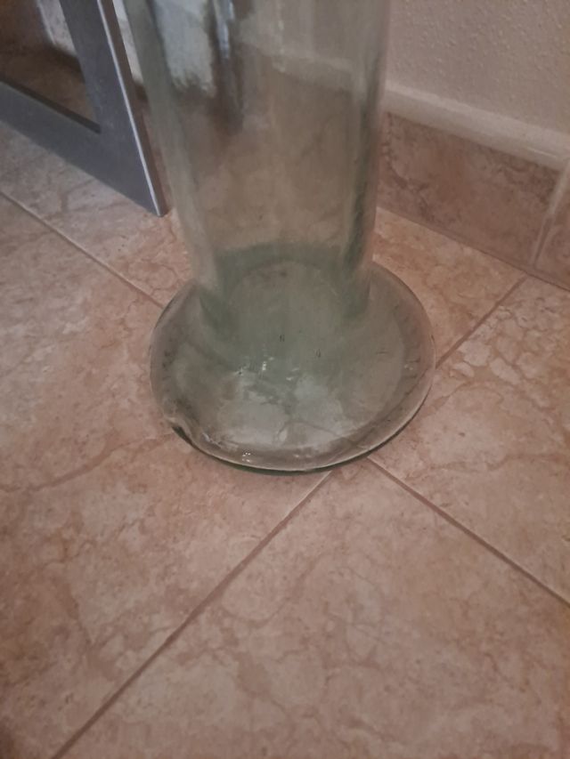 Jarrón de cristal alto transparente