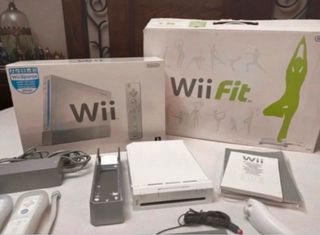 Consola Wii con 3 juegos y 2 mandos