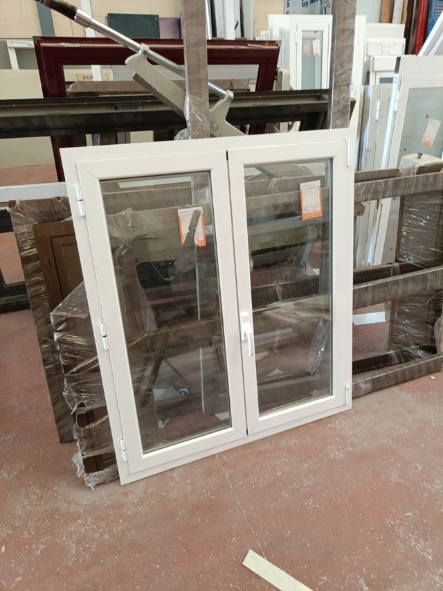 Ventana abatible de aluminio