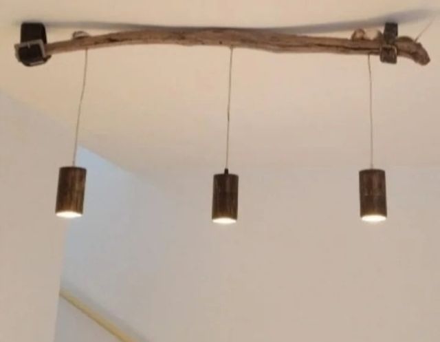 Candeeiro de porta-malas feito à mão em madeira e metal