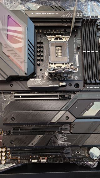 Pack Placa Base ASUS ROG STRIX Z790-E y CPU Intel 