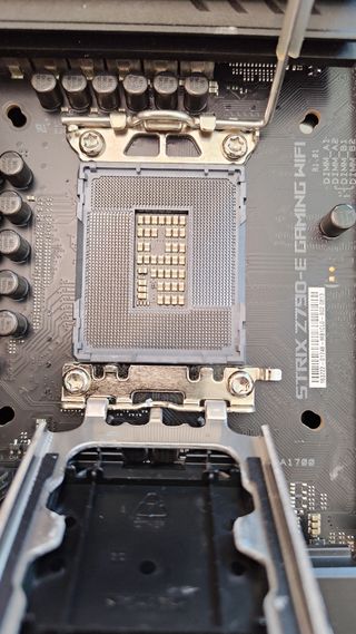 Pack Placa Base ASUS ROG STRIX Z790-E y CPU Intel 