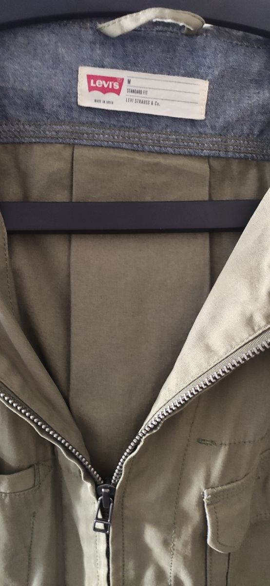 Chaqueta Levi's Verde Militar . Talla M
