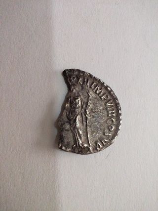 Moneda antigua de plata