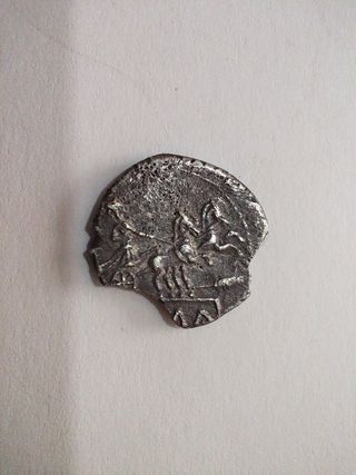 Moneda antigua de plata