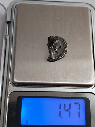 Moneda antigua de plata