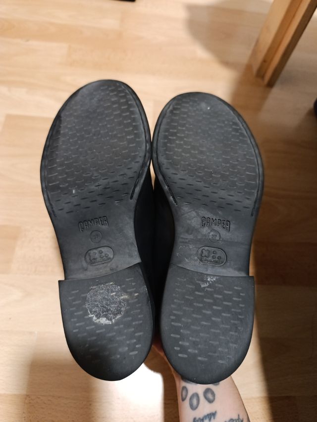 Zapatos Camper de cordones negros en piel