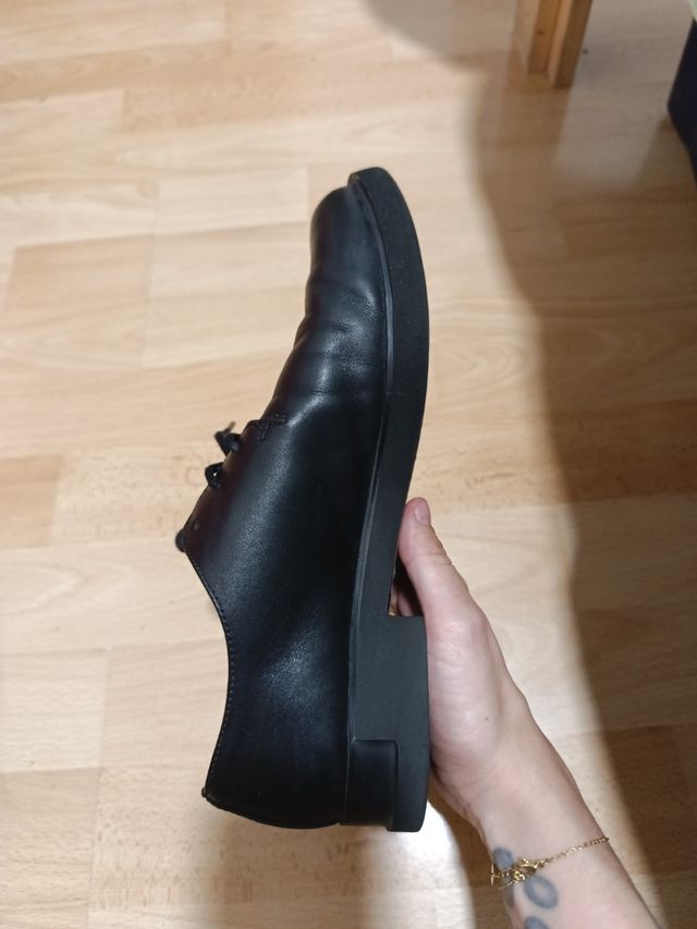 Zapatos Camper de cordones negros en piel