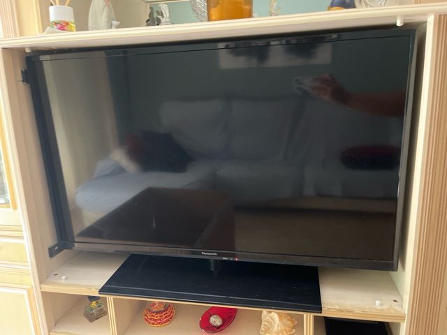 Televisión Panasonic Negra