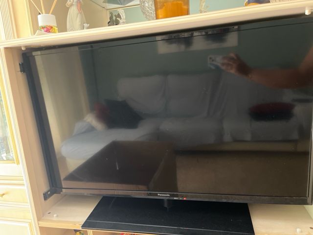 Televisión Panasonic Negra