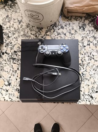 PS4 1TB Negra + Mando