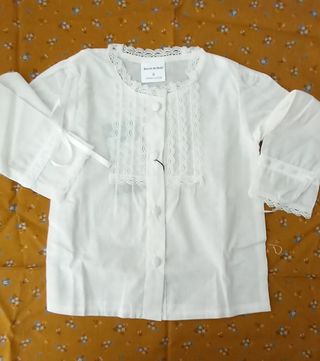 Camisa regional niña T0 color beige.