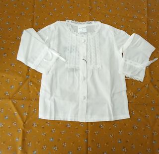 Camisa regional niña T0 color beige.
