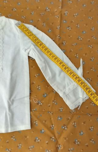 Camisa regional niña T0 color beige.