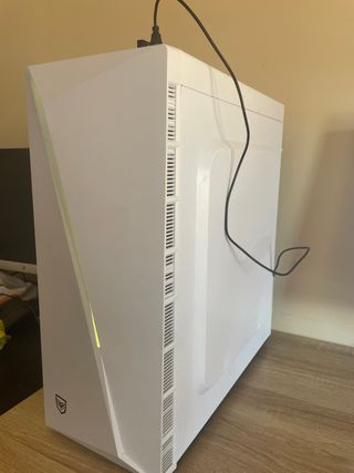 PC Gaming Nfortec Blanco y Negro hecho a mano