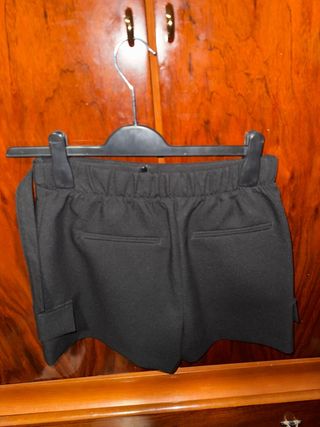 Falda pantalón Bershka negra T.38