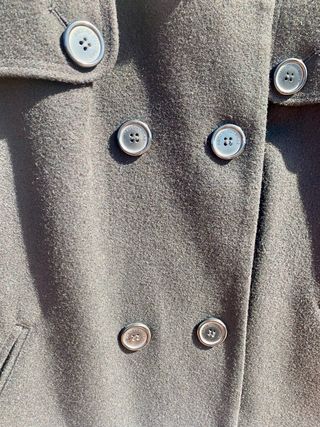 Abrigo Amichi corto con cuello pelo