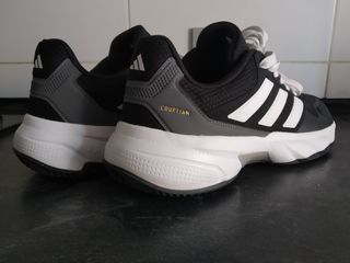 Zapatilla Adidas Courtjam