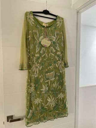 Vestido verde bordado