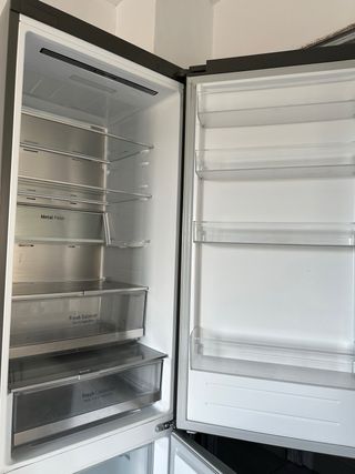 Frigorífico de acero inoxidable marca LG