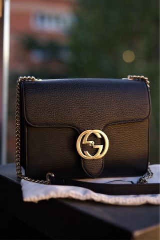 Bolso Gucci Interlocking Negro Piel Dorado