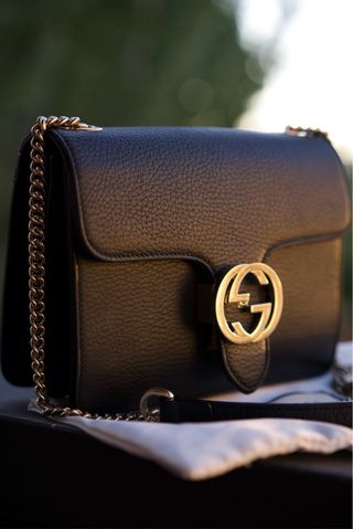 Bolso Gucci Interlocking Negro Piel Dorado
