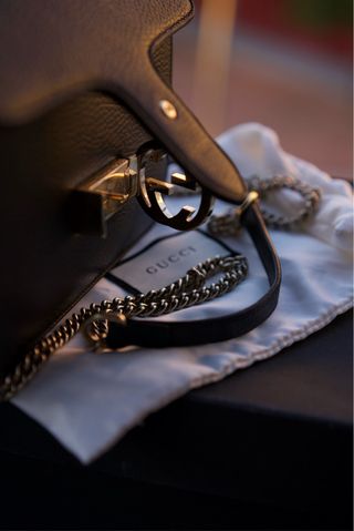 Bolso Gucci Interlocking Negro Piel Dorado