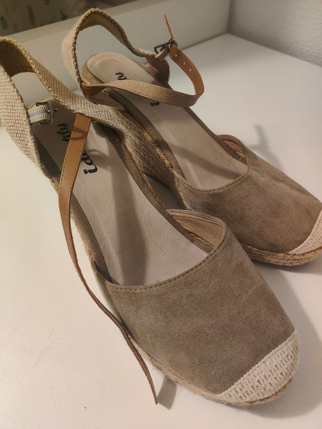 Sandalias cuña T40 beige/marrón