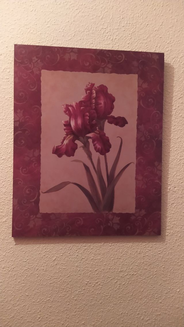 Cuadro de flor granate y beige oscuro