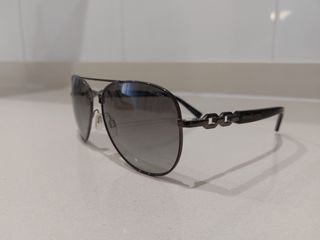 Gafas de sol Michael Kors negras y grises