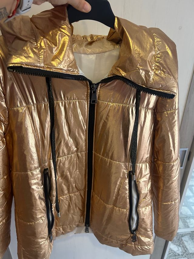 Chaqueta dorada mujer
