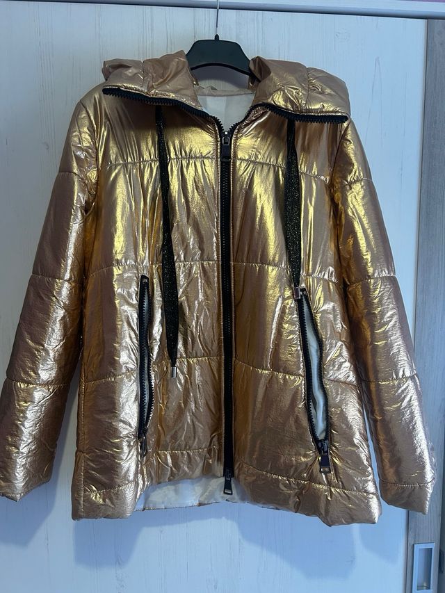Chaqueta dorada mujer