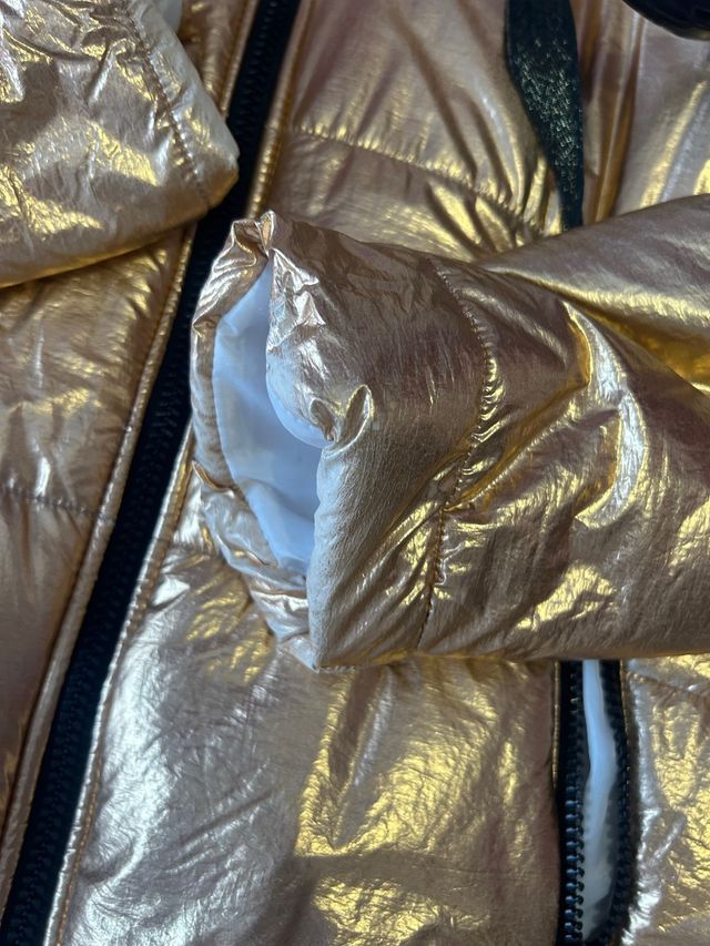 Chaqueta dorada mujer