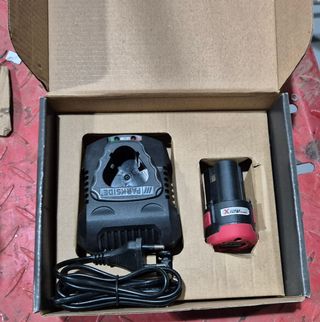 Batería 12V 2Ah + Cargador 2.4A Parkside