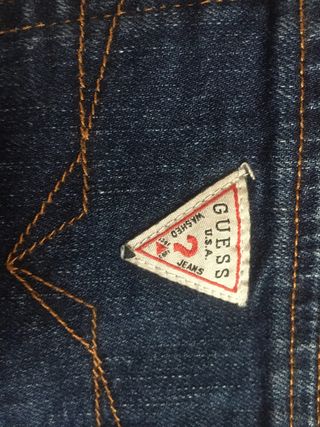 Pantalón vaquero Guess azul. talla 26