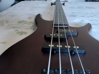 Bajo Ibanez Escala Corta