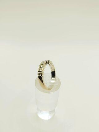 ANILLO  CON 7 DIAMANTES ORO 18K