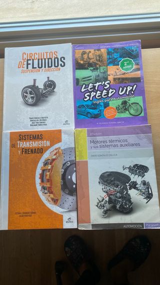 Libros de 1 año de Grado Superior de Automoción.
