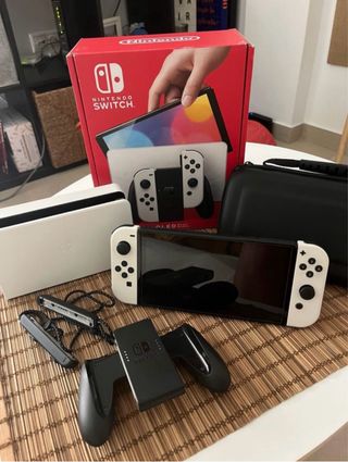 Nintendo Switch OLED Blanca y Negra